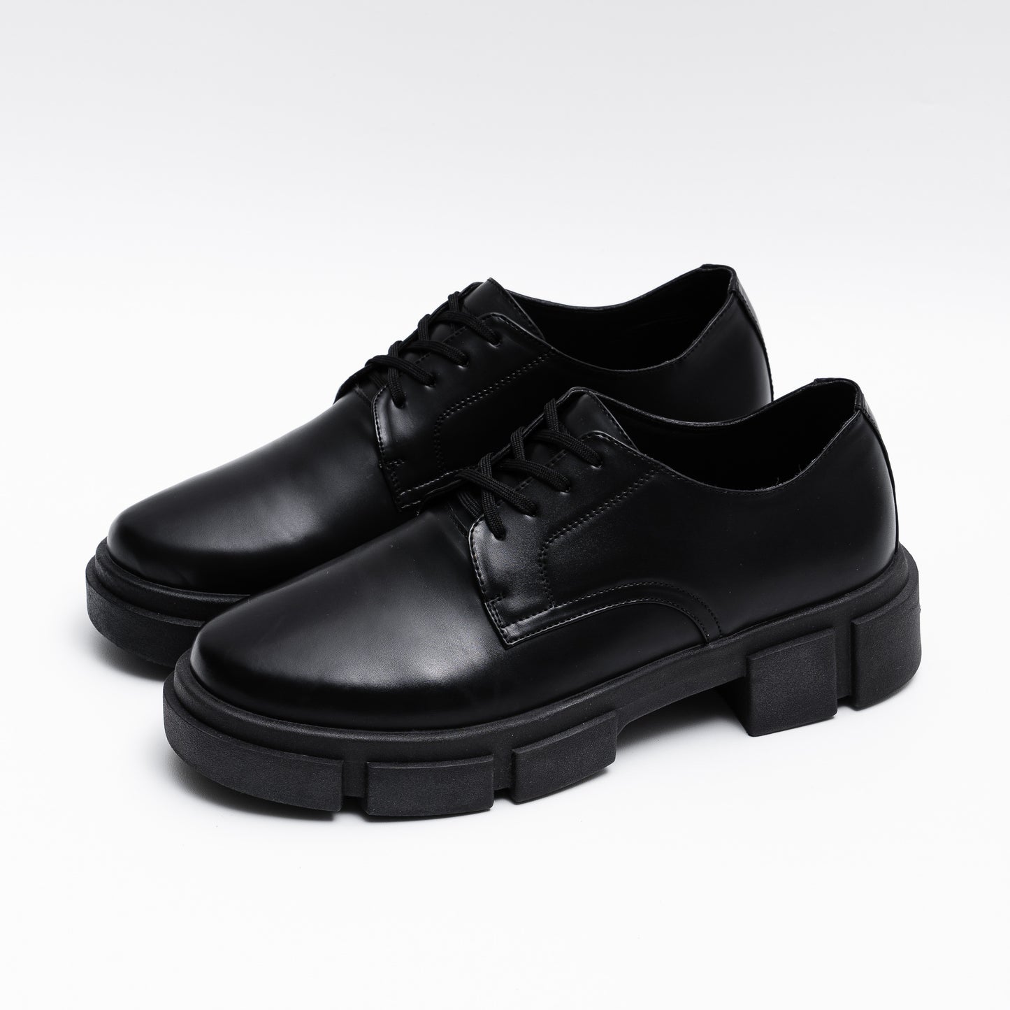 TITAN DERBY - TRIPLE BLACK